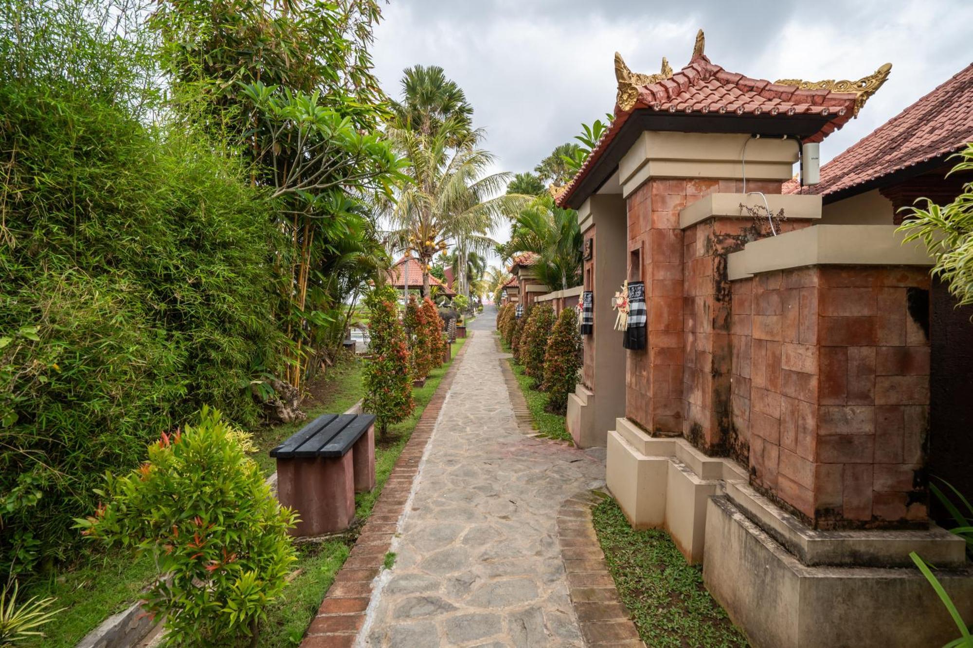 Nirmala Guest House Surf Keramas Exterior photo